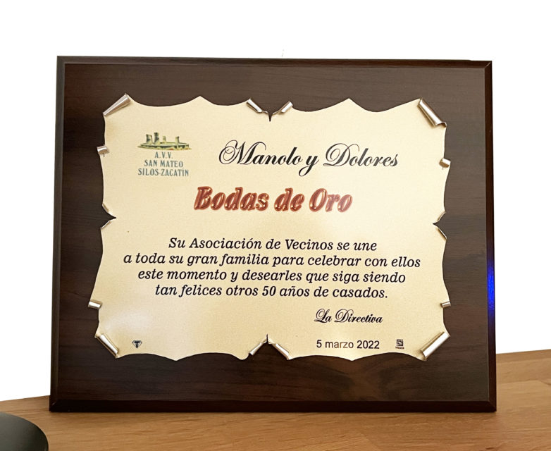 Placas bodas de oro originales personalizadas color