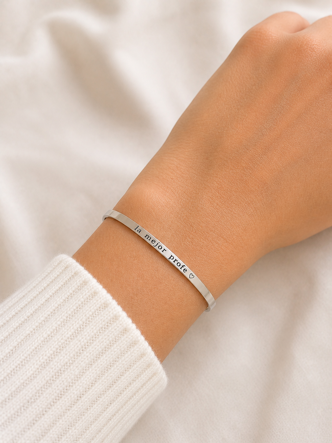 Pulsera rigida plata personalizada profe
